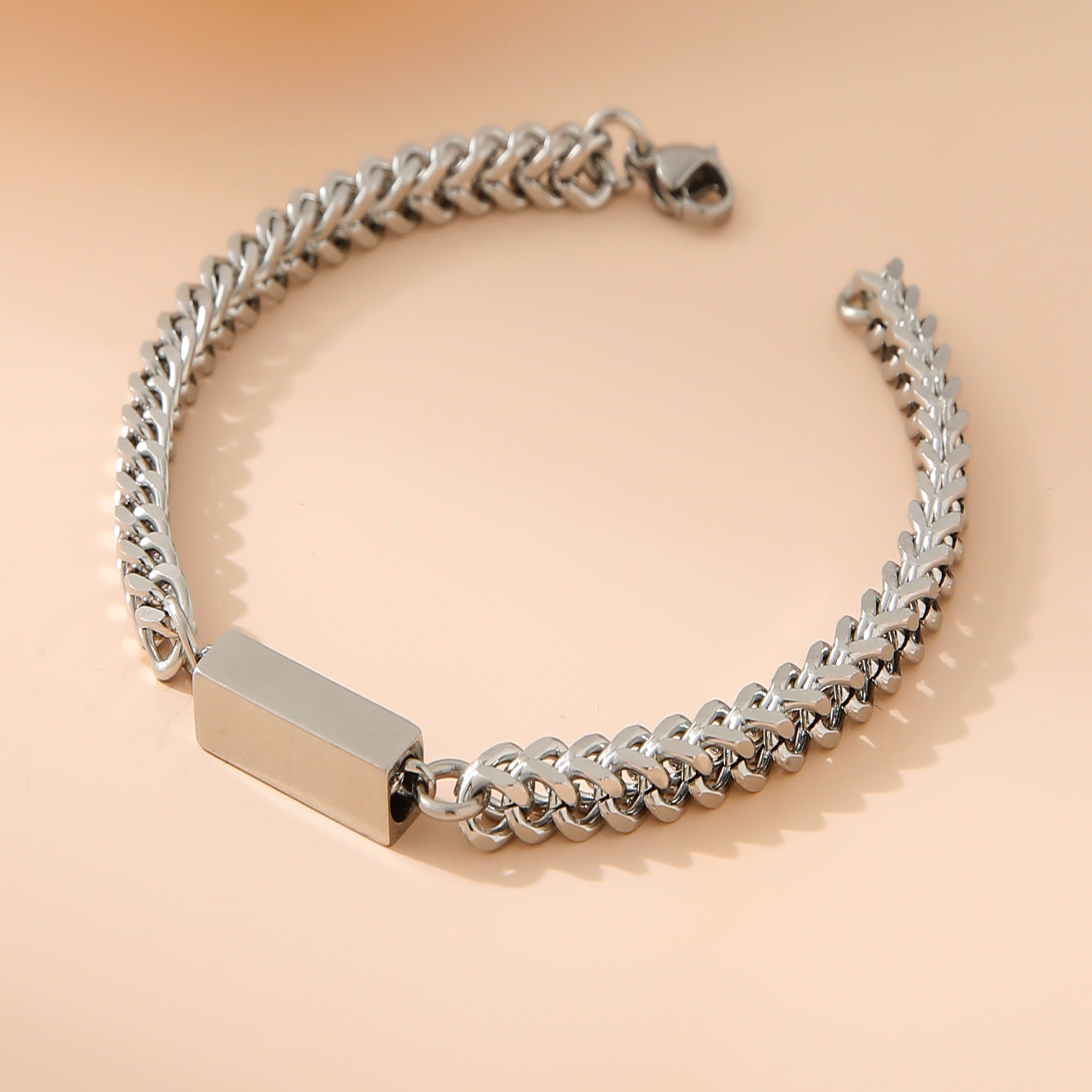 Damen stilvolles Gliederarmband mit gravierbarem Element Shop Nory