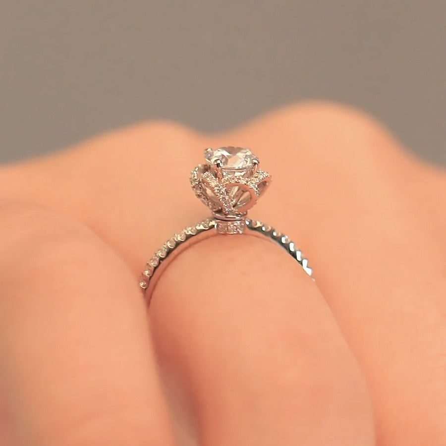 Damen zierlicher Verlobungsring mit floraler Fassung Shop Nory