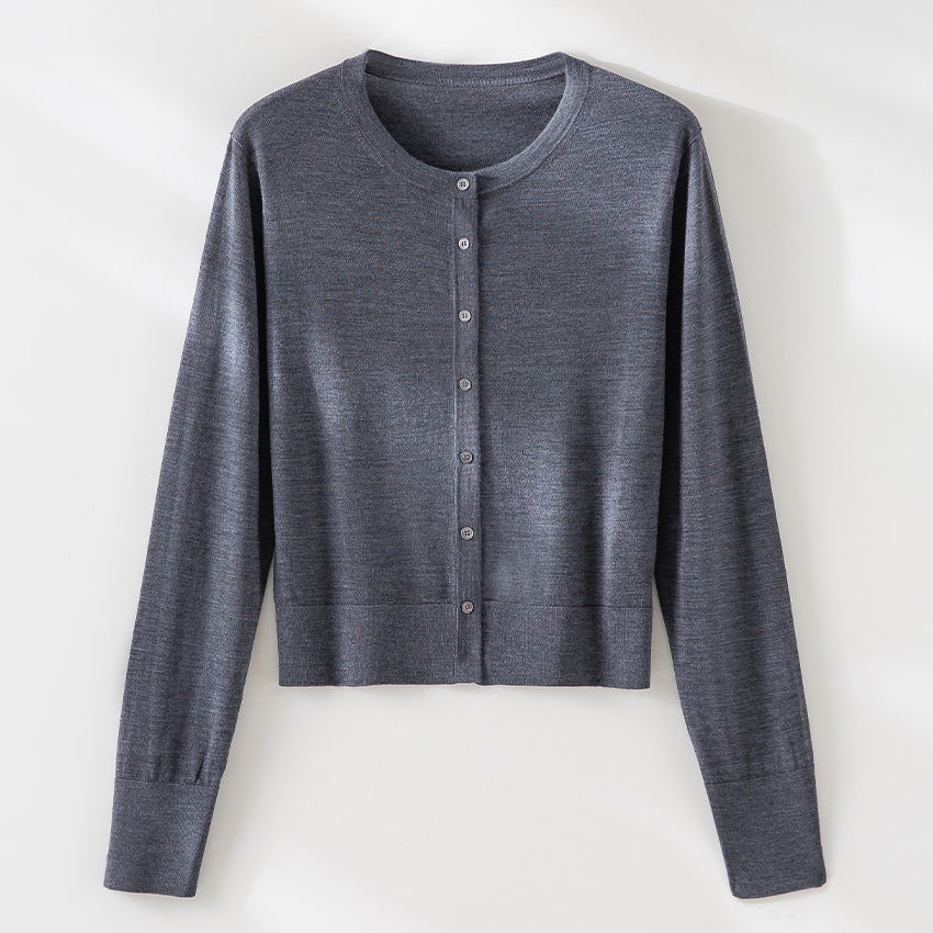 Damen Kurzgeschnittene Feinstrick-Cardigan mit Rundhalsausschnitt und tonaler Knopfleiste Shop Nory