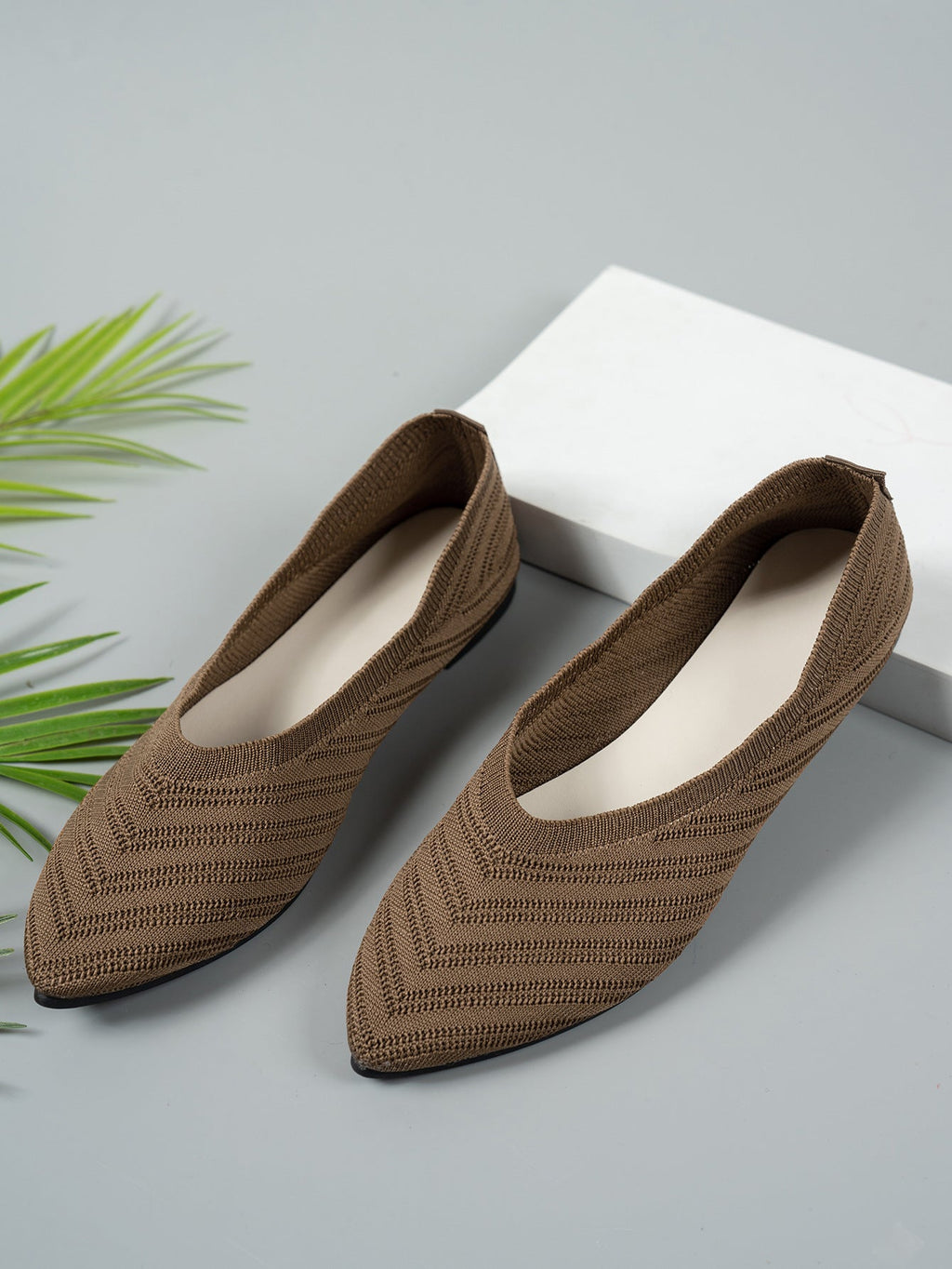 Damen Ballerinas aus atmungsaktivem Strickmaterial mit elegantem Schnitt