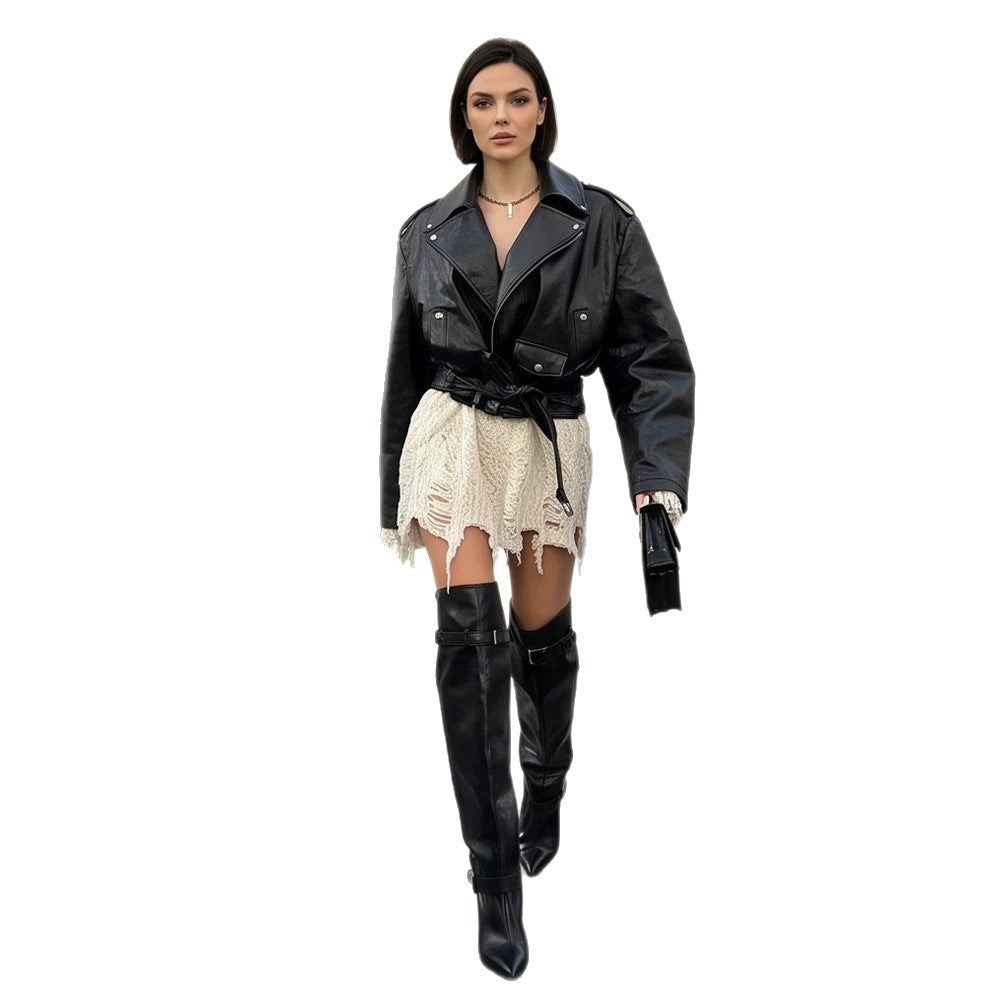 Damen Oversize-Bikerjacke aus veganem Lederimitat mit Taillengürtel & Schulterklappen Shop Nory