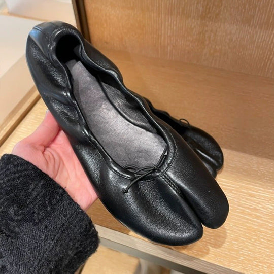 Damen Ballerinas mit abgerundetem Zehenbereich und schnürbarem Detail