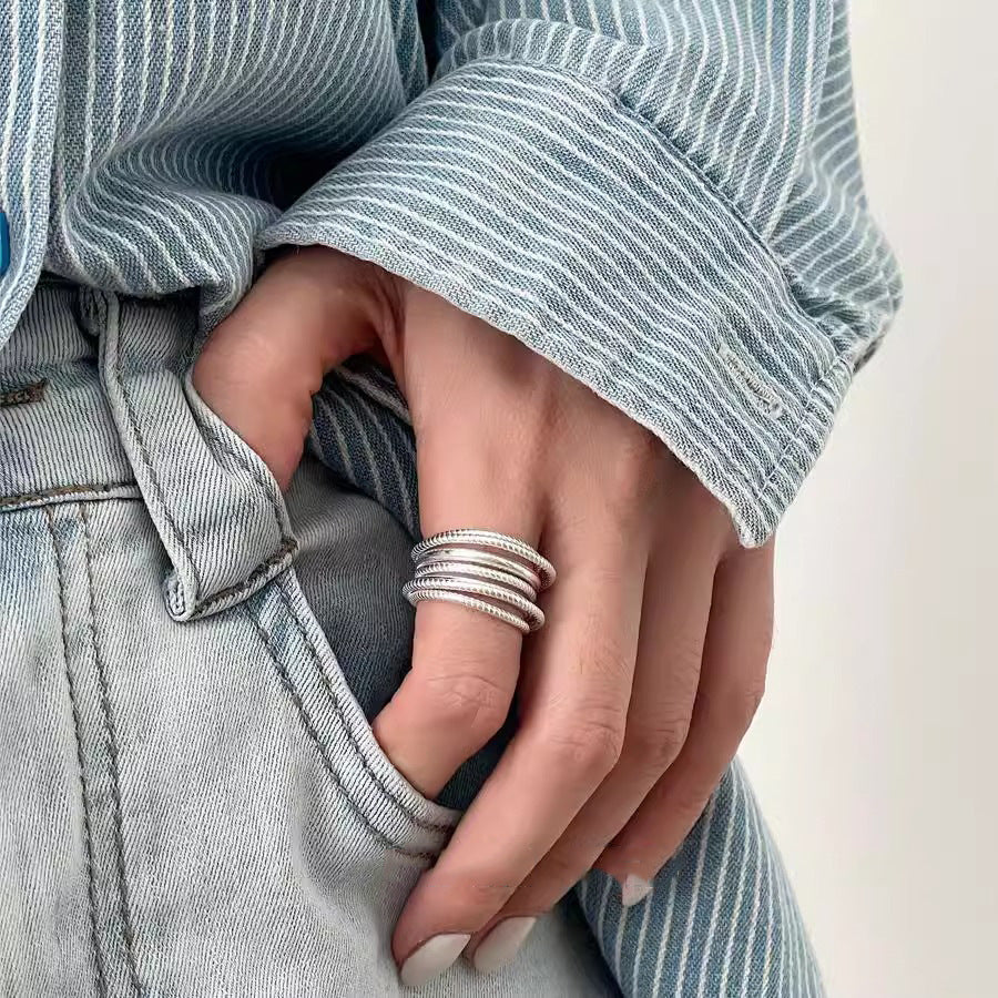 Damenring mit geschichtetem, elegantem Design Shop Nory