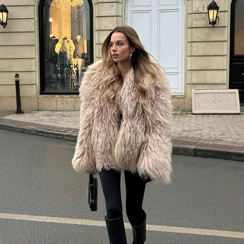 Damen Kurzjacke aus voluminösem Lammfellimitat mit lockiger Struktur Shop Nory