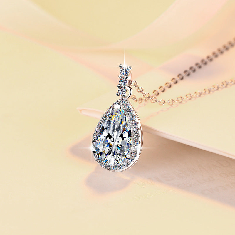 Damen Halskette mit funkelndem Tropfen-Anhänger und hochwertigem Zirkonia-Besatz Shop Nory