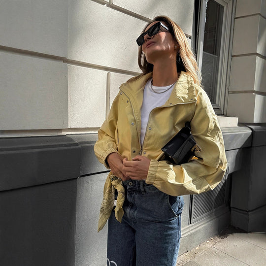 Damen Kurze Satinoptik-Bomberjacke mit Reißverschluss, Druckknöpfen & elastischen Bündchen Shop Nory