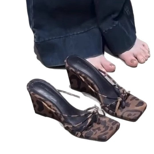 Damen Wedgesandalen mit elegantem Riemchen-Design und bequemer Innensohle Shopnory