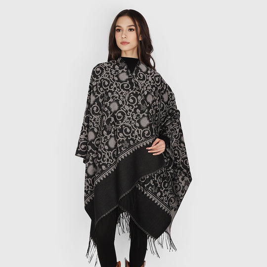 Damen Jacquard-Ruana mit ornamentalem Bordürenmuster und Fransensaum Shop Nory