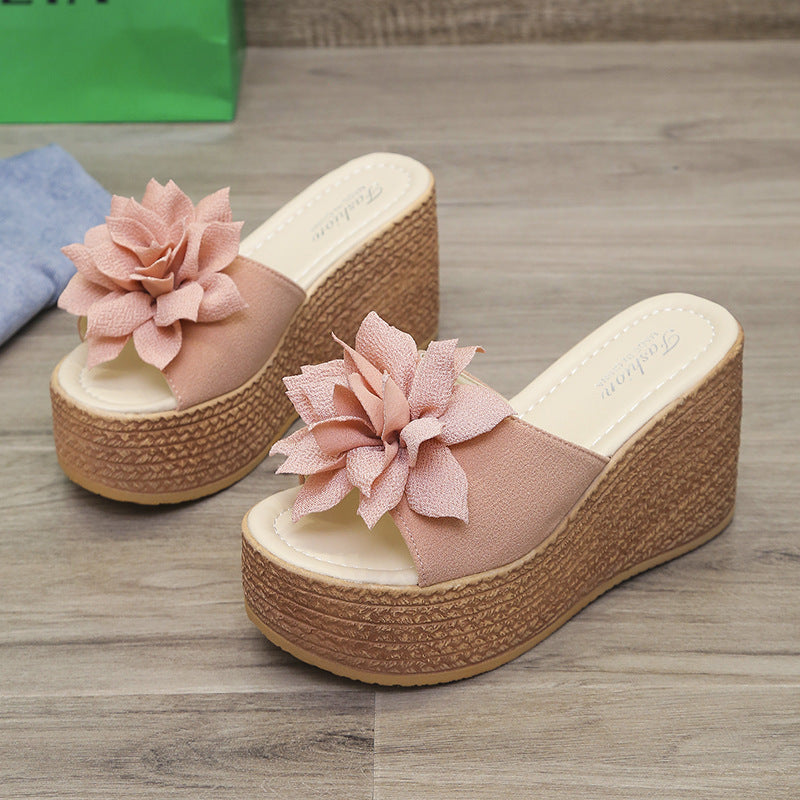 Damen Wedge-Sandalen mit floralen Applikationen und bequemem Fußbett Shopnory