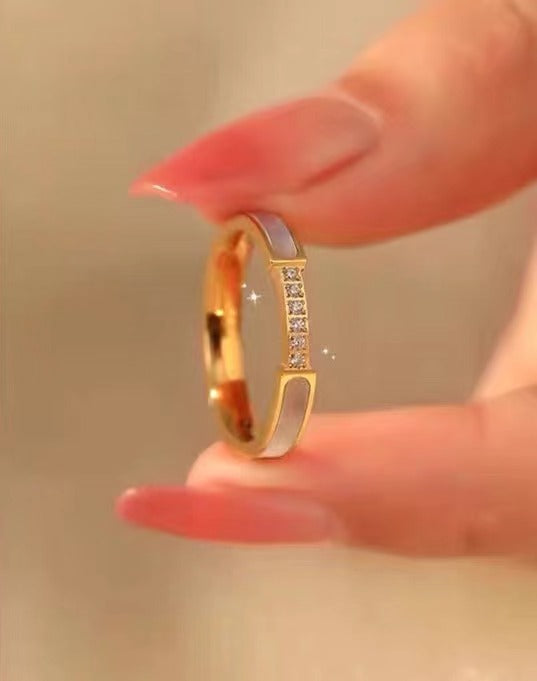 Damen Elegante Bandring mit Diamantakzenten Shop Nory
