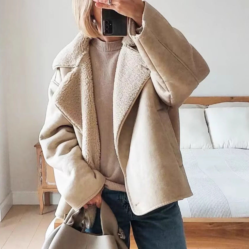 Damen Kurzjacke im Lammfell-Look mit Umlegekragen und seitlichen Eingrifftaschen Shop Nory