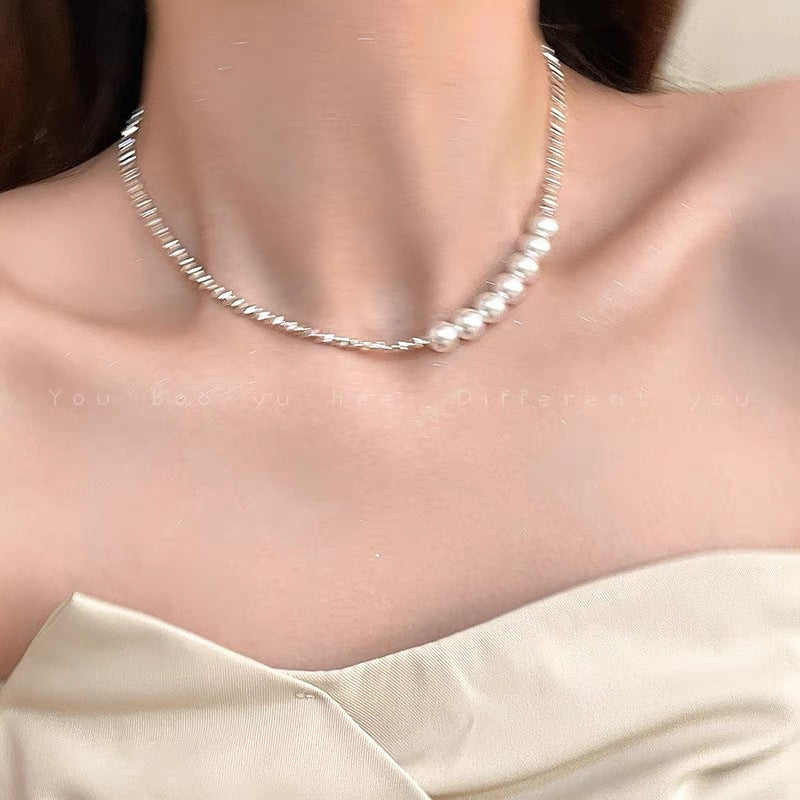 Damen Halskette mit glänzenden Perlen und filigraner Gliederketten Shop Nory