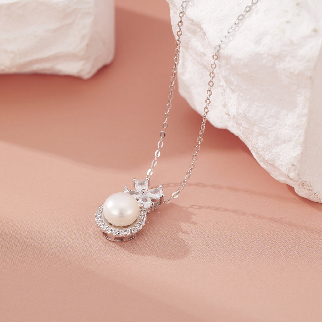 Damen elegante Perlen-Halskette mit strahlenden Zirkonia-Elementen Shop Nory