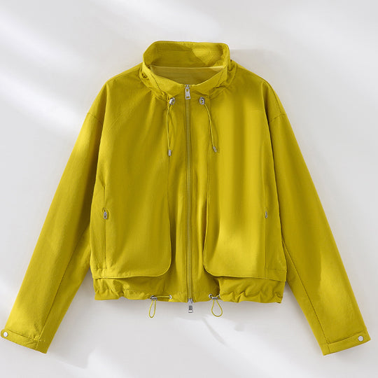Damen Leichte Kurzjacke mit hohem Kragen, Tunnelzug und aufgesetzten Taschen Shop Nory
