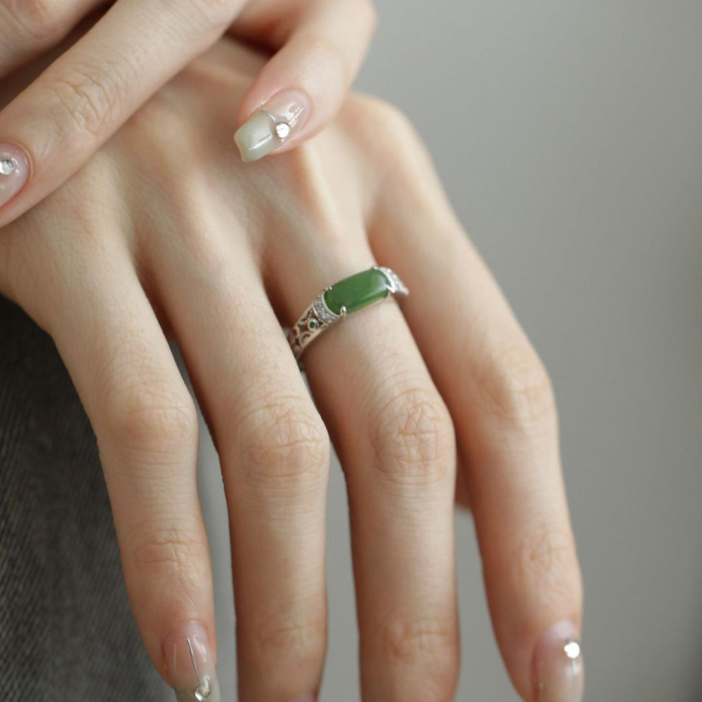 Damenring mit grünem Jade-Einsatz und funkelnden Zirkonia Shop Nory