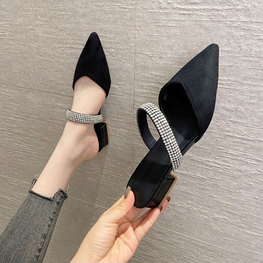 Damen Spitz zulaufende fersenfreie Mules mit zweireihigem Kristallriemen und skulptiertem Blockabsatz Shop Nory