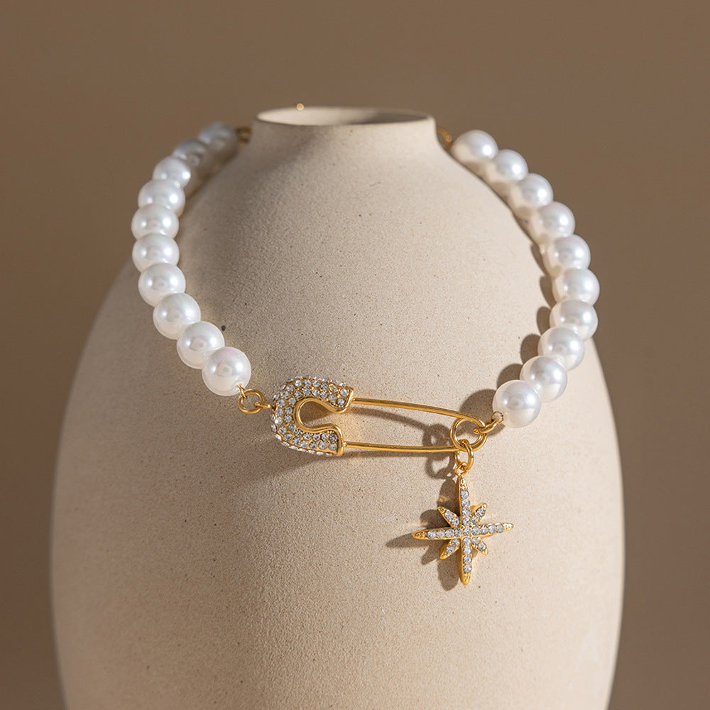 Damen Armband mit eleganten Perlen und funkelndem Anhänger Shop Nory