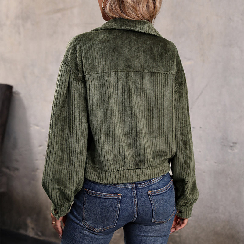 Damen Cordjacke im lässigen Schnitt mit zwei Brusttaschen und modischer Knopfleiste