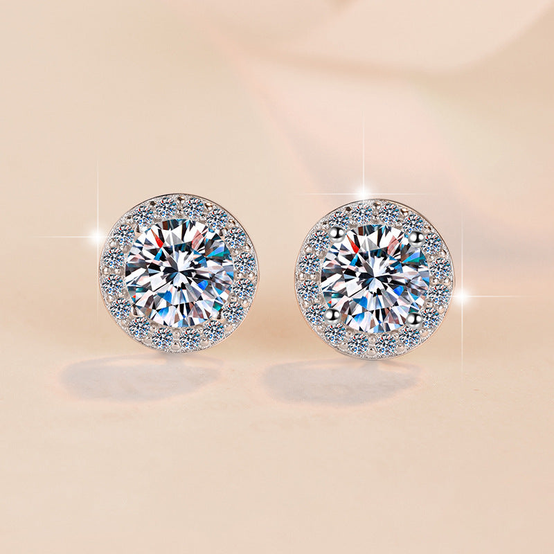 Damen Ohrstecker mit glanzvollen Zirkonia und eleganter Fassung Shop Nory