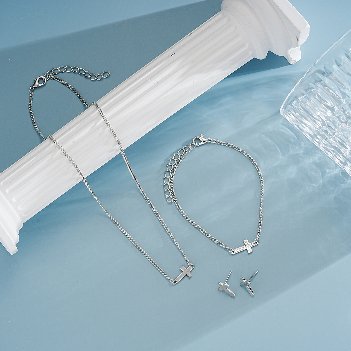 Damen Schmuckset mit kreuzförmigem Design und feinen Details Shop Nory