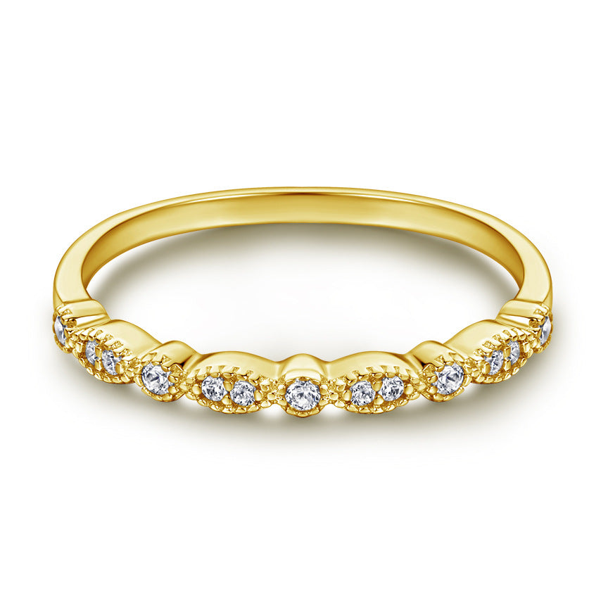 Damenring mit elegantem Wellenmuster und funkelnden Zirkonia Shop Nory