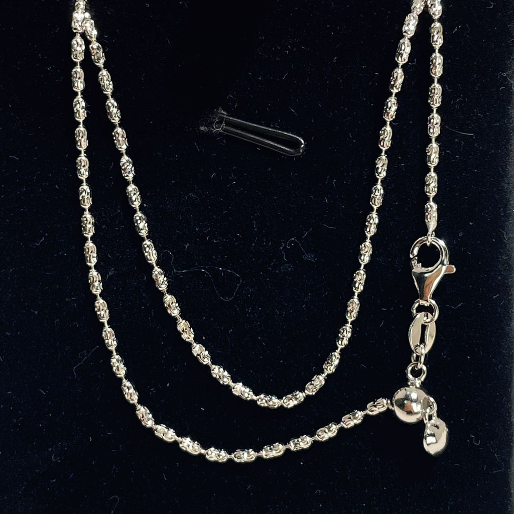 Damen Halskette mit funkelnden Herzanhängern und klassischen Gliederketten Shop Nory