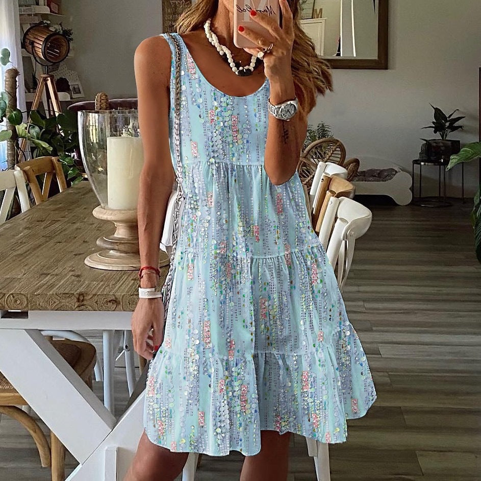 Damen luftiges Sommerkleid mit fließendem Rock und dekorativen Details