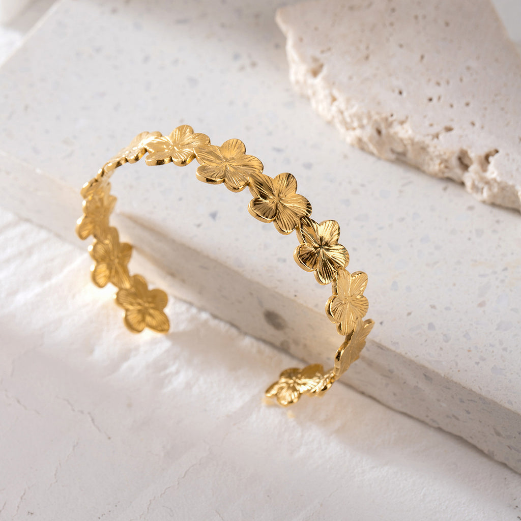 Damen Offenes Armband mit floralem Motiv aus hypoallergenem Edelstahl Shop Nory
