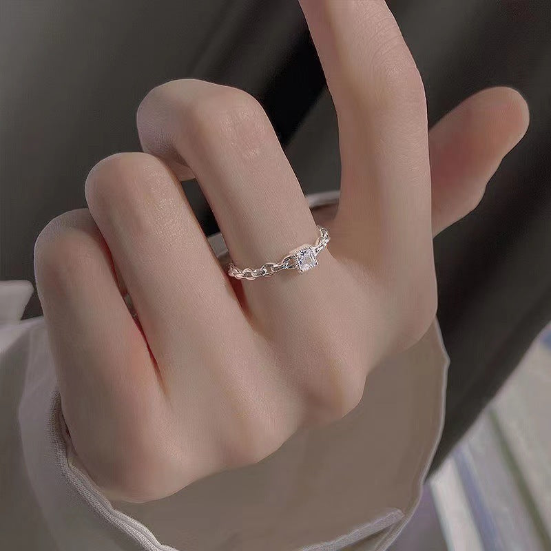 Damen offener Ring mit elegantem Kettendesign und funkelndem Zirkonia Shop Nory