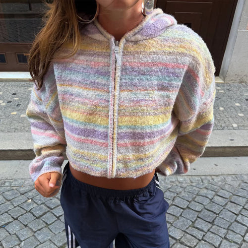 Damen Gekürzte Kapuzen-Strickjacke im Fluffy-Streifenmuster mit Reißverschluss und Boxy-Schnitt Shop Nory