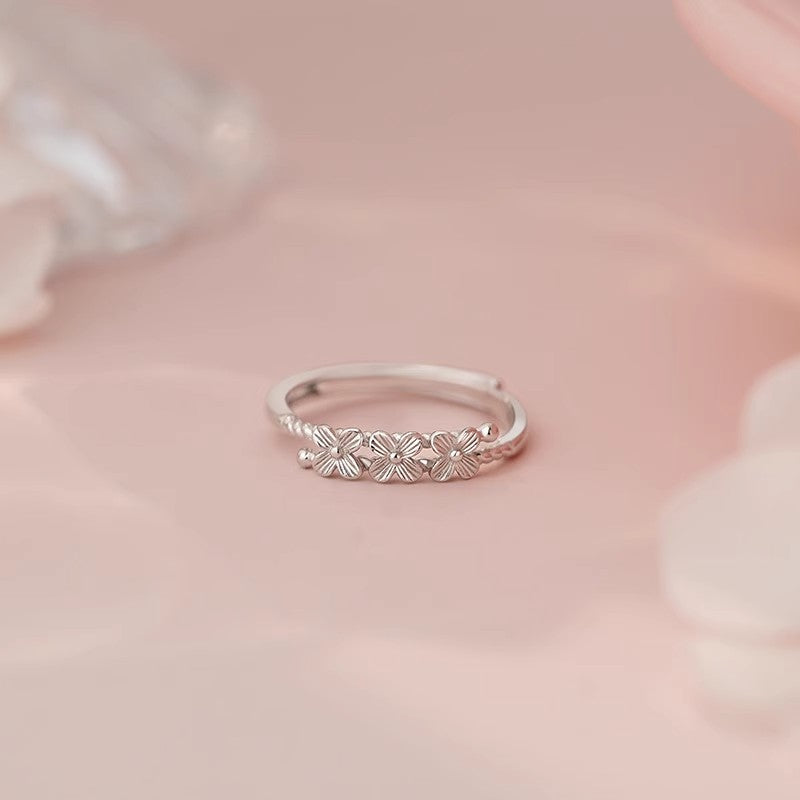 Damen zierlicher Blumenring mit detailreicher Verarbeitung Shop Nory