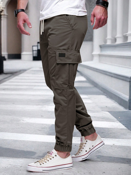 Herren Cargo-Hose mit elastischem Bund und multifunktionalen Taschen