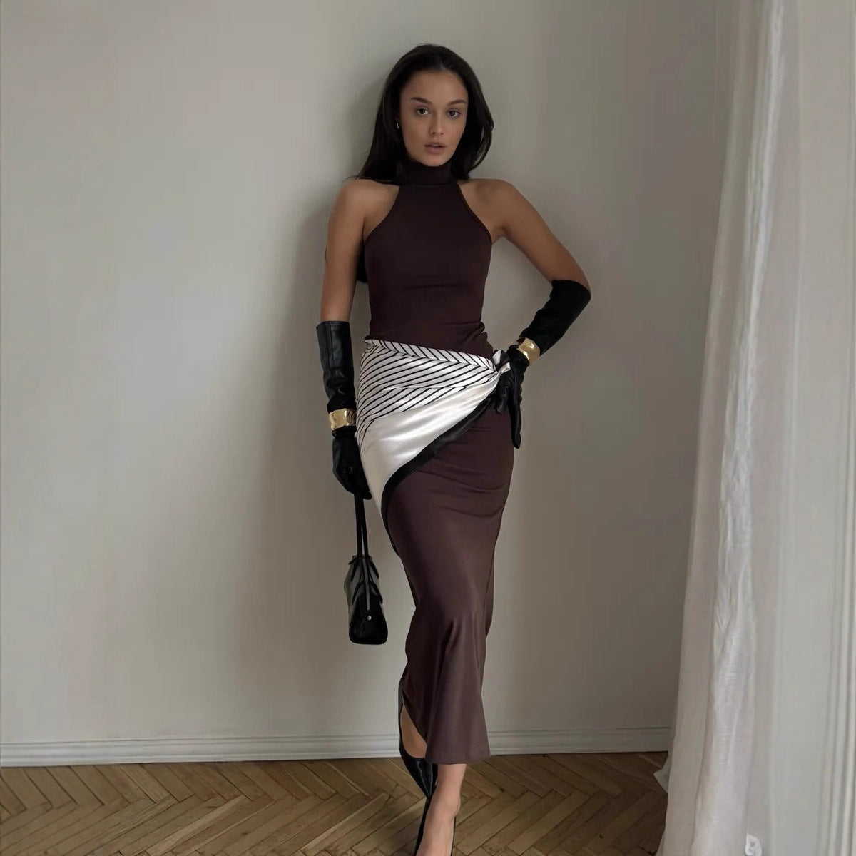 Damen Maxikleid mit elegantem Stehkragen und figurformendem Schnitt