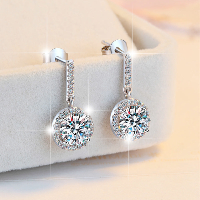 Damen Ohrringe mit funkelnden Kristallen und elegantem Design Shop Nory