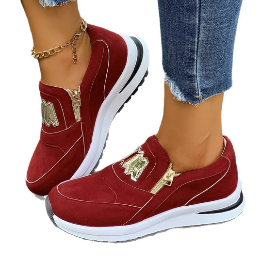 Damen Plateau-Slipper-Sneaker aus Veloursimitat mit seitlichem Zier-Reißverschluss und metallischer Applikation Shop Nory