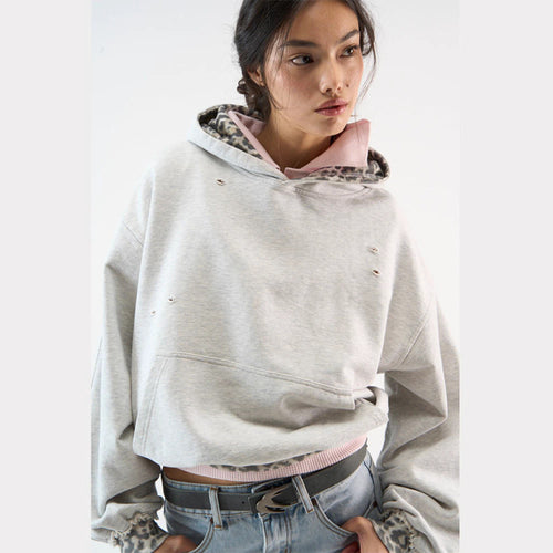 Damen Kurzer Oversize-Kapuzenpullover mit Destroy-Details und Leo-Futter Shop Nory