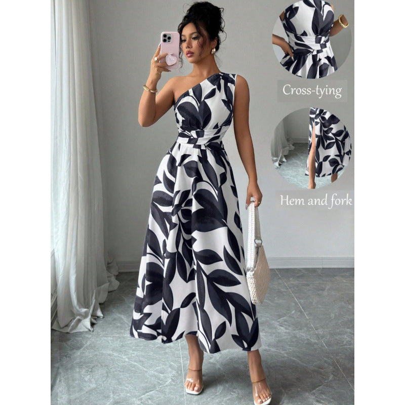 Damen Maxikleid mit asymmetrischem Schnitt und floralem Design
