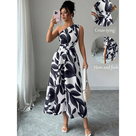 Damen Maxikleid mit asymmetrischem Schnitt und floralem Design