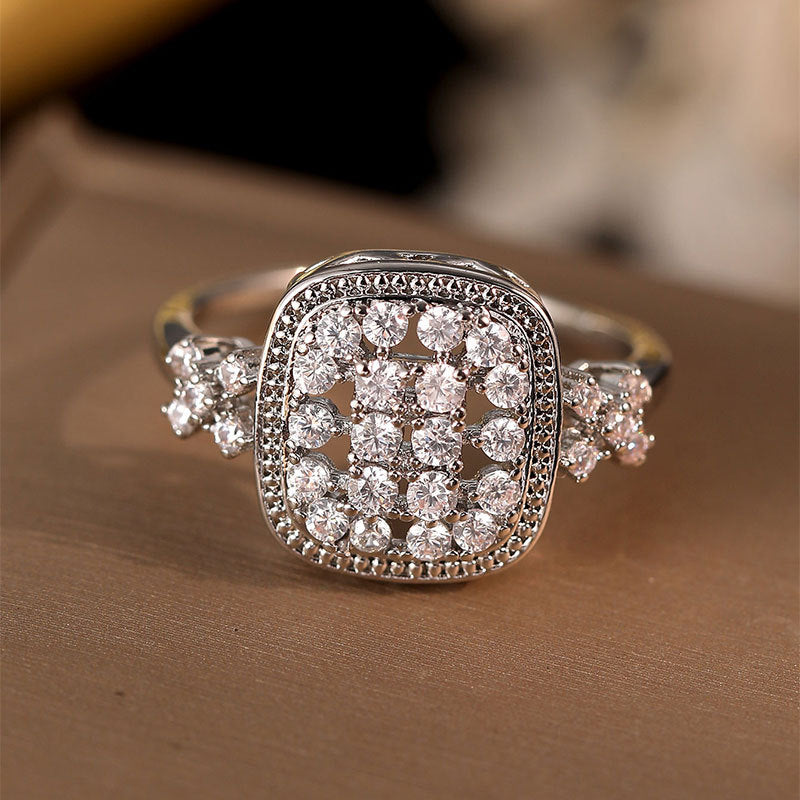 Damen Funkelnder Ring mit kunstvollem Design und luxuriösem Kristallbesatz Shop Nory