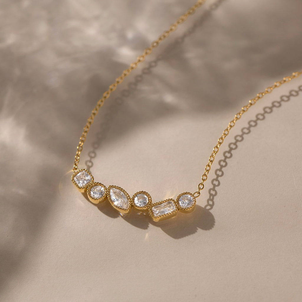 Damen Halskette mit funkelnden Zirkonia und luxuriösem Design Shop Nory