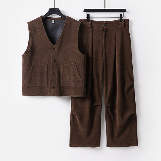 Herren Cord-Loungewear-Set mit V-Ausschnitt Weste und weiten Bundfaltenhose Shop Nory