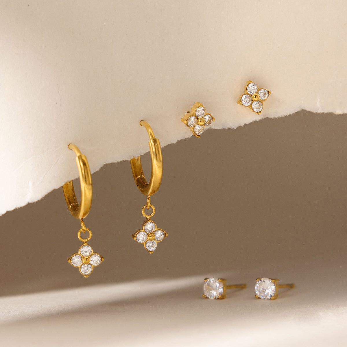 Damen Ohrhänger mit glitzernden Zirkonia und modernem Design Shop Nory