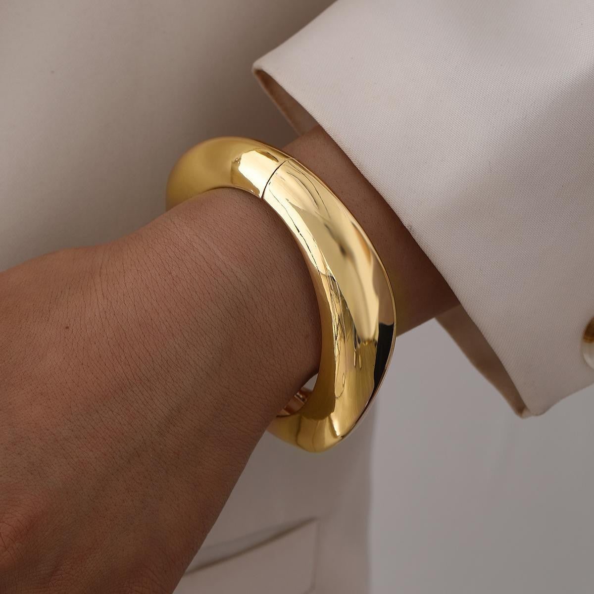 Damen Armreif-Set mit geschwungenem, modernem Design Shop Nory
