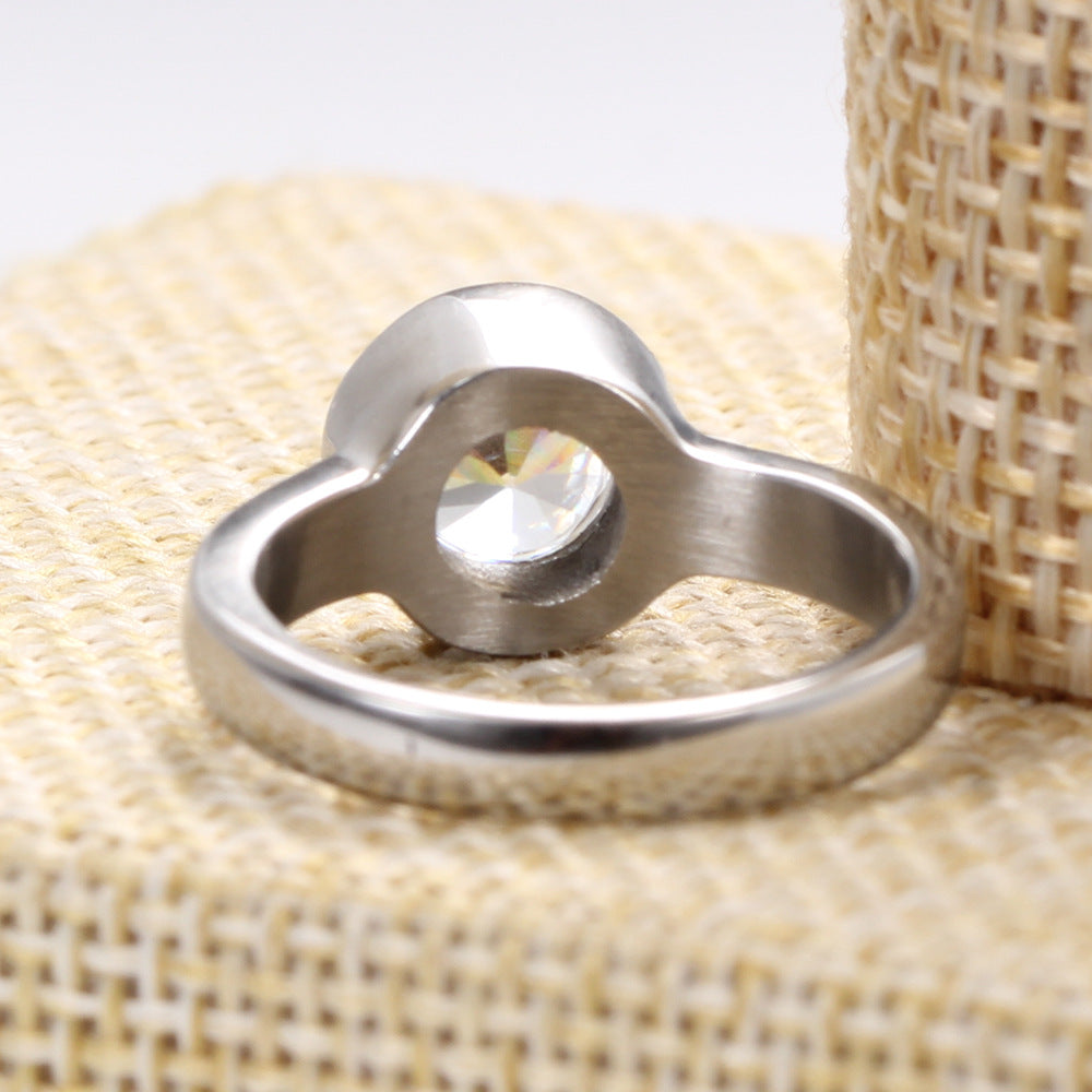 Damen Ring mit hochwertigem Zirkonia-Einsatz und modernem Design Shop Nory