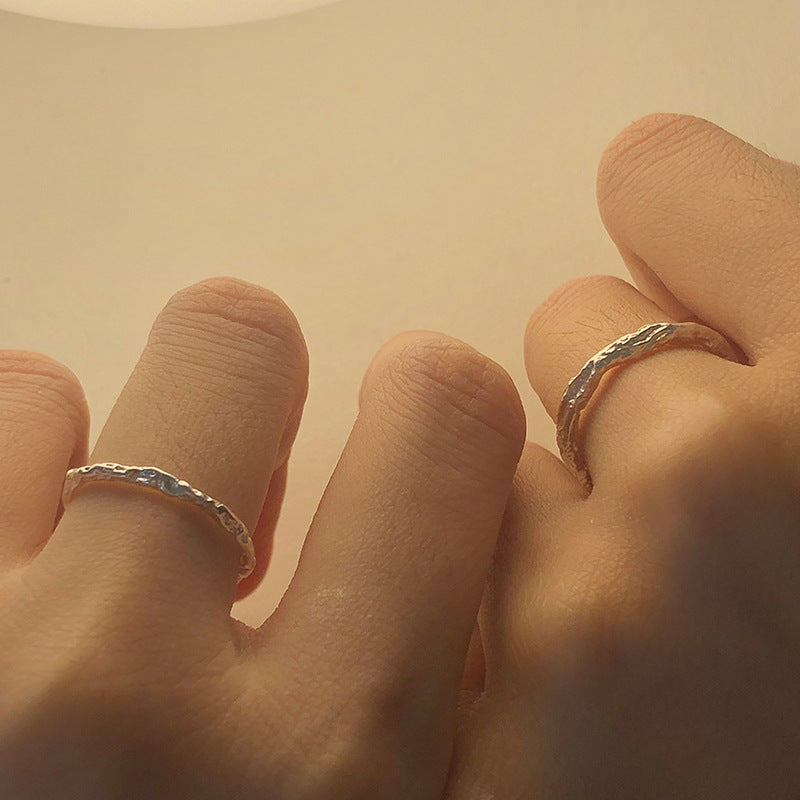 Damen eleganter und einzigartiger Ring mit schlangenartigen Details Shop Nory