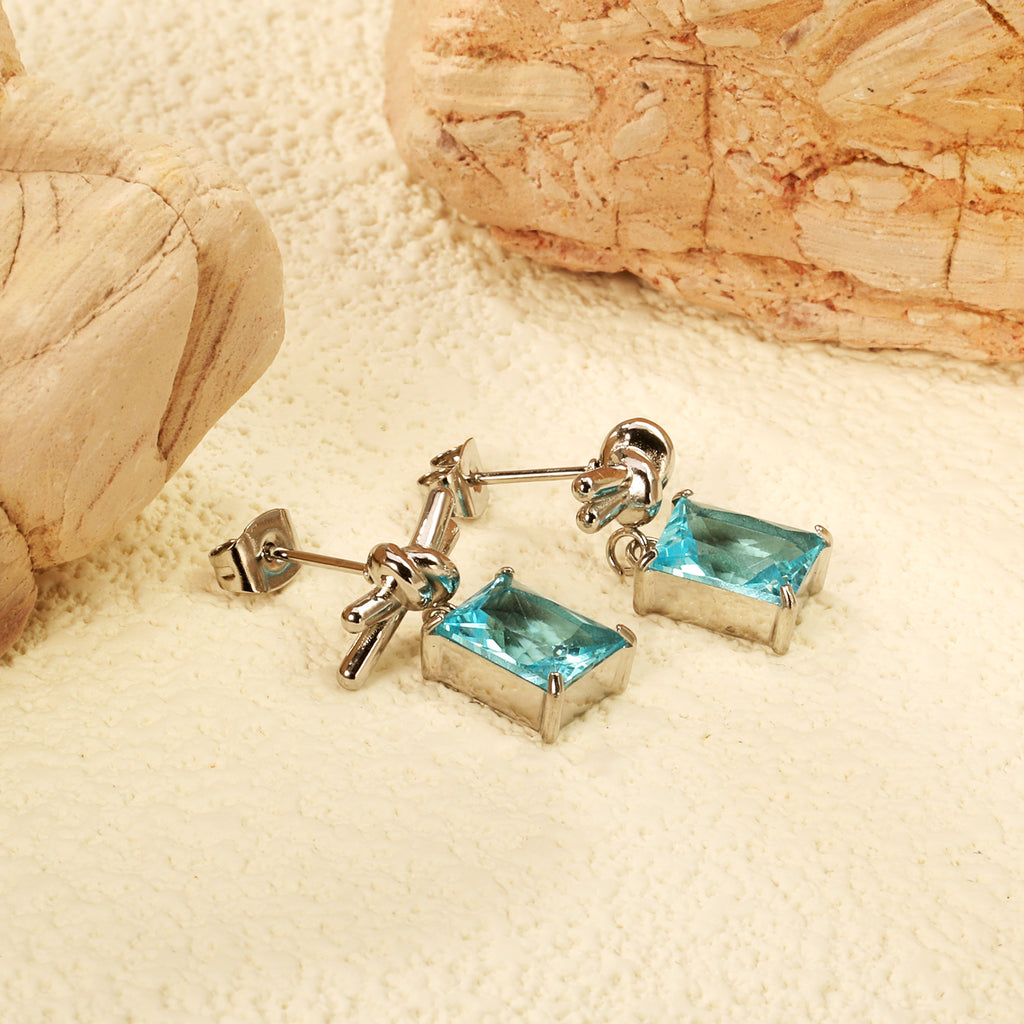 Damen Ohrringe mit funkelndem rechteckigem Zirkonia-Anhänger und eleganter Goldbeschichtung Shop Nory