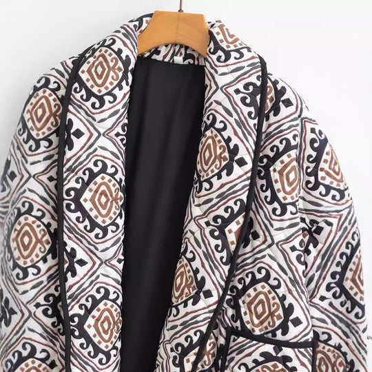 Damen Gesteppte Kimono-Jacke mit Ethno-Print, Kontrastpaspel und aufgesetzten Taschen Shop Nory