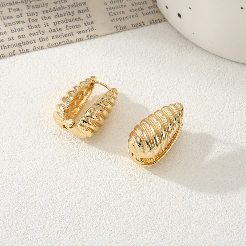 Damen Ohrstecker im luxuriösen Golddesign Shop Nory