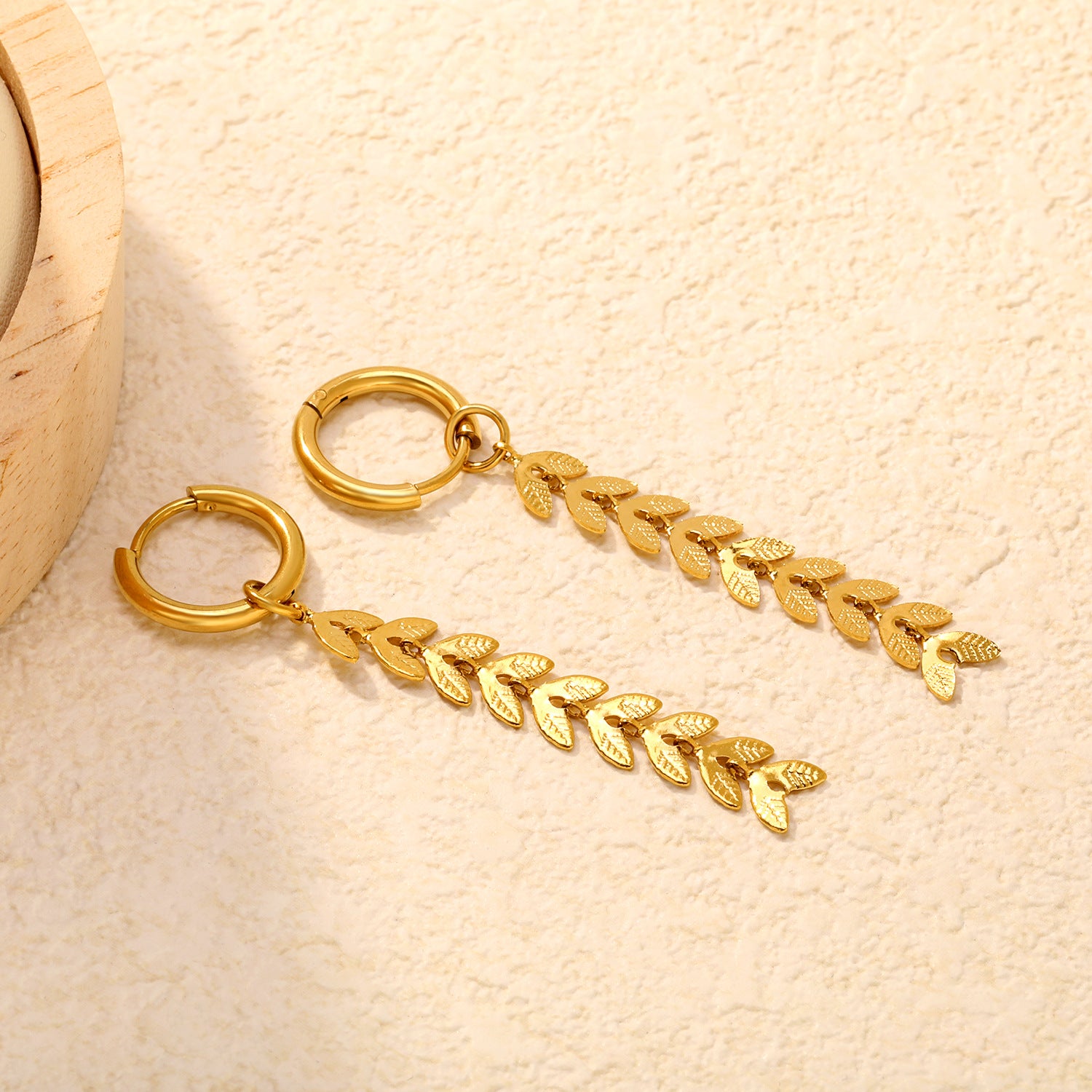 Damen Creolen mit filigranem Design und funkelnden Zirkonia Shop Nory