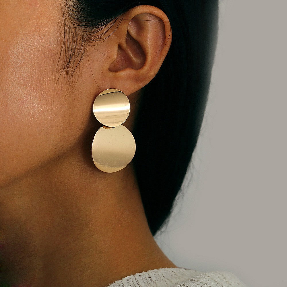 Damen moderne asymmetrische Ohrstecker mit elegantem Design Shop Nory